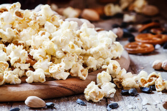 Zutaten-für-den-perfekten-Fernsehabend-snacks-gesund