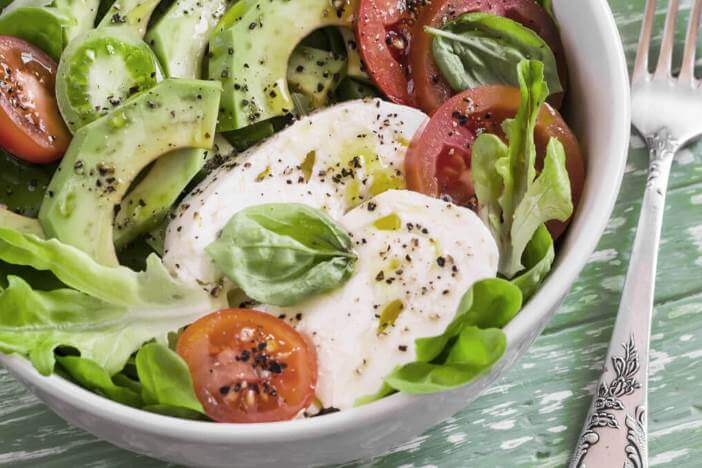 upfit-avocado-mozzarella-salat-rezept